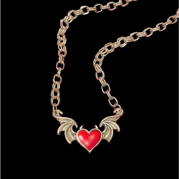 Bat Wing Necklace Valentine ♥️ - Picture 3 of 4